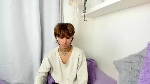 Snapshot of santy_kitty chatting on 01/19/25, 03:08 kitty online show from 01/19/25, 03:08