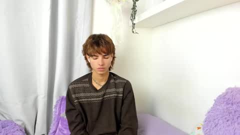 Snapshot of santy_kitty chatting on 01/21/25, 12:36 kitty online show from 01/21/25, 12:36