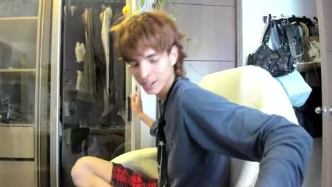 Snapshot of santy_kitty chatting on 01/25/25, 01:10 kitty online show from 01/25/25, 01:10