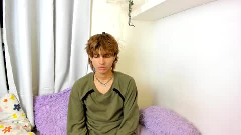 Snapshot of santy_kitty chatting on 02/18/25, 04:37 kitty online show from 02/18/25, 04:37