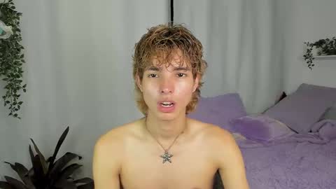 Snapshot of santy_kitty chatting on 09/28/25, 01:33 kitty online show from 09/28/25, 01:33