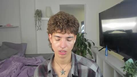 kitty online show from 11/11/25, 04:23