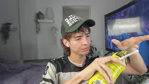 kitty online show from 12/03/25, 03:58