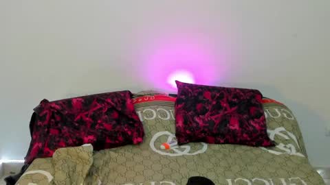 Snapshot of santy_of1 chatting on 04/30/26, 01:17 santy_of1 online show from 04/30/26, 01:17