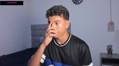 santy_stump online show from 02/15/26, 07:21