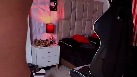 Santyago online show from 02/13/25, 07:10