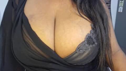Snapshot of sanvi13 chatting on 04/26/26, 01:53 sanvi13 online show from 04/26/26, 01:53