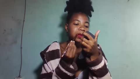 sanyah0123 online show from 12/17/25, 03:45