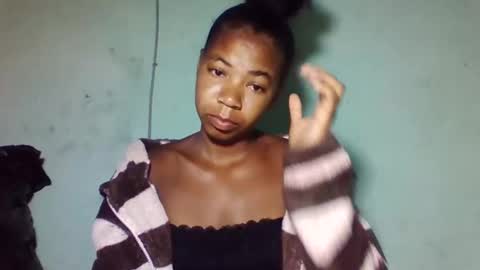 sanyah0123 online show from 01/12/26, 02:17