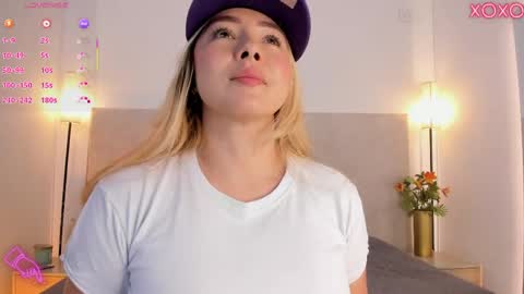 Snapshot of saori_newman chatting on 04/23/26, 12:29 Saori online show from 04/23/26, 12:29