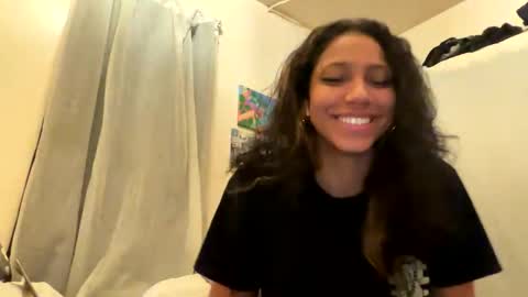 sapphire online show from 12/04/25, 03:16