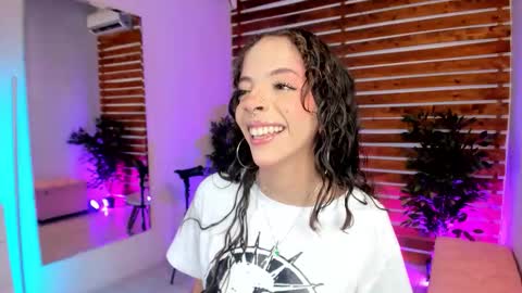 Snapshot of sapphire_venus chatting on 02/07/26, 12:25 Valerin online show from 02/07/26, 12:25