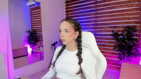 Snapshot of sapphire_venus chatting on 02/26/26, 11:59 Valerin online show from 02/26/26, 11:59