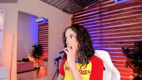 Snapshot of sapphire_venus chatting on 03/04/26, 11:55 Valerin online show from 03/04/26, 11:55