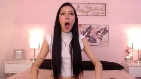 Sara online show from 10/26/25, 05:13