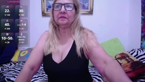 sara online show from 10/30/25, 02:57