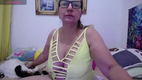 Snapshot of sara211 chatting on 06/03/26, 03:20 sara online show from 06/03/26, 03:20