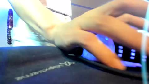 Snapshot of sara_221 chatting on 02/21/25, 11:32 Sara online show from 02/21/25, 11:32