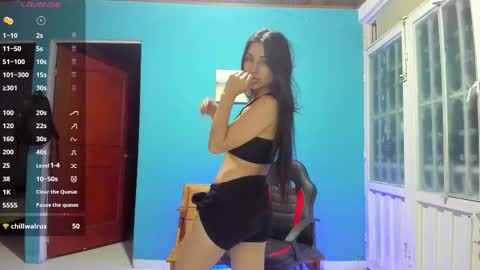 Snapshot of sara_221 chatting on 10/27/25, 01:31 Sara online show from 10/27/25, 01:31