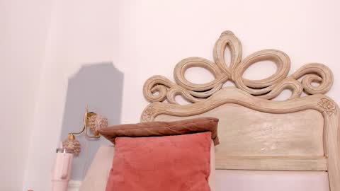 Sara online show from 09/10/25, 03:39