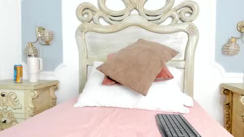 Sara online show from 09/22/25, 03:52