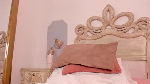 Sara online show from 09/24/25, 03:54