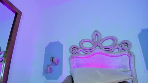 Sara online show from 11/19/25, 03:50