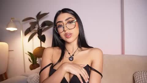 Sara  online show from 04/25/26, 10:29