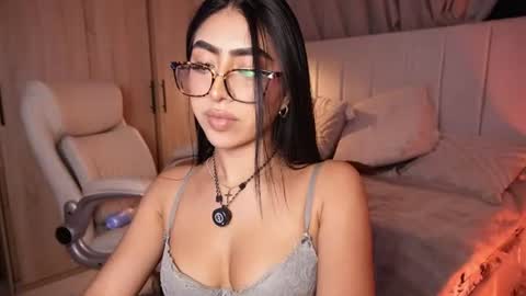 Snapshot of sara_albrecht chatting on 07/05/26, 04:19 Sara online show from 07/05/26, 04:19