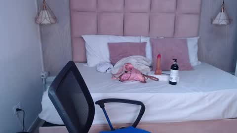 Sara... online show from 04/17/26, 05:21