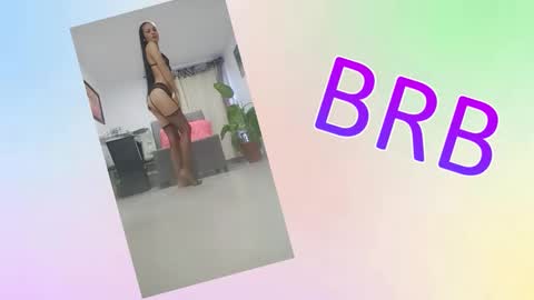 Snapshot of sara_carmona chatting on 10/08/25, 10:57 SARA online show from 10/08/25, 10:57