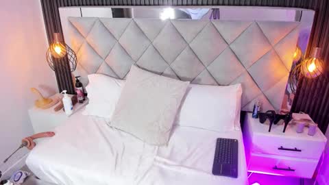 Snapshot of sara_channel_ chatting on 02/03/26, 10:42 SARA online show from 02/03/26, 10:42