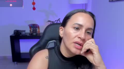 Snapshot of sara_charmy chatting on 06/27/26, 12:22 online show from 06/27/26, 12:22