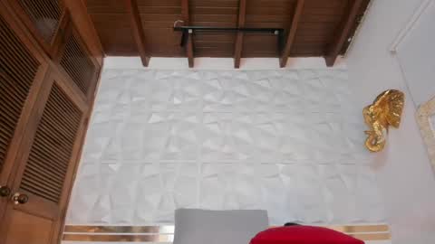 Sara Collins online show from 04/17/26, 11:46