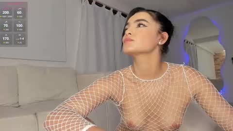 sara online show from 11/23/25, 02:22