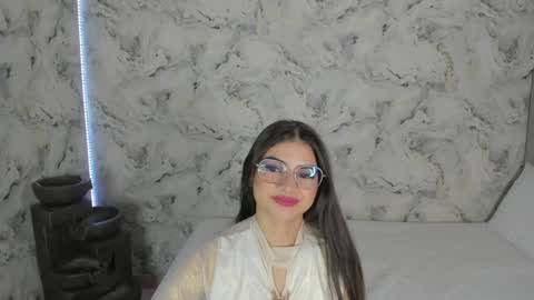 Snapshot of sara_fernandezz chatting on 12/03/24, 12:13 sara online show from 12/03/24, 12:13