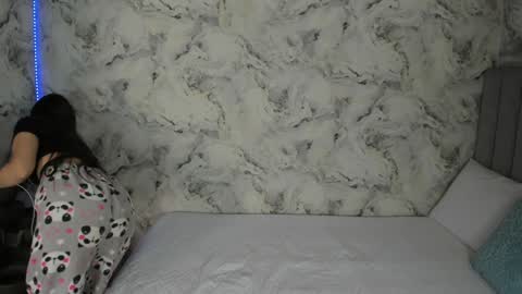 Snapshot of sara_fernandezz chatting on 01/15/25, 02:02 sara online show from 01/15/25, 02:02