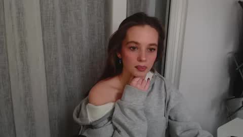 sara_foot online show from 02/11/25, 07:02