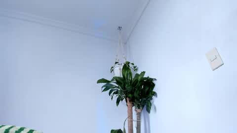 Sara Jules online show from 06/04/26, 04:57