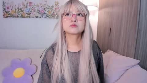 Sara  new account  give me thomb up  Follow me   help me reach 15k followers again   online show from 09/25/25, 01:20