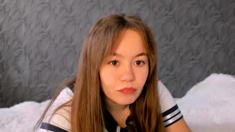 sara_kox online show from 10/13/25, 08:47