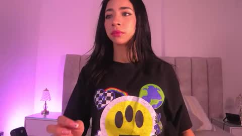 sara_lopee1 online show from 11/25/25, 11:54