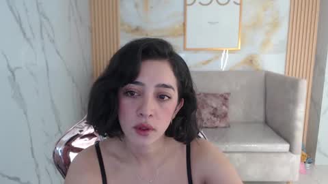 Sara  online show from 10/06/25, 01:19