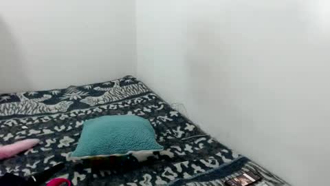 Snapshot of sara_love43 chatting on 02/18/25, 03:21 Sara love online show from 02/18/25, 03:21