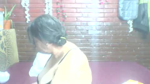 Snapshot of sara_love43 chatting on 04/08/26, 05:29 Sara love online show from 04/08/26, 05:29