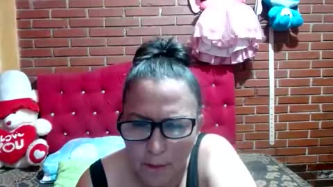 Snapshot of sara_love43 chatting on 05/30/26, 07:49 Sara love online show from 05/30/26, 07:49