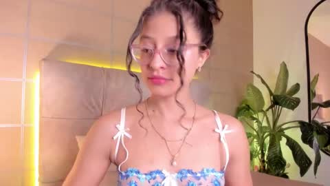 Sara  online show from 03/26/26, 12:33