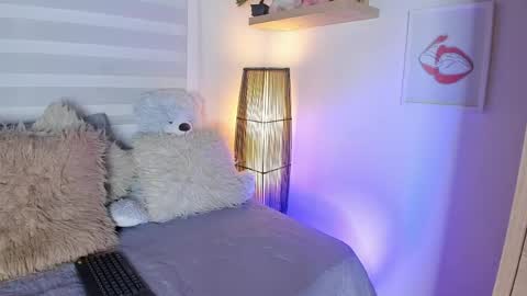Snapshot of sara_madrid_ chatting on 05/08/26, 11:48 online show from 05/08/26, 11:48