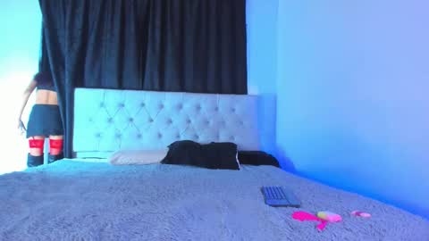 Sara  Neith online show from 12/23/25, 06:22