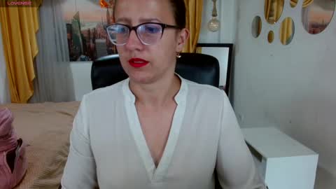 Snapshot of sara_marris0n chatting on 02/16/25, 10:21 Sara online show from 02/16/25, 10:21